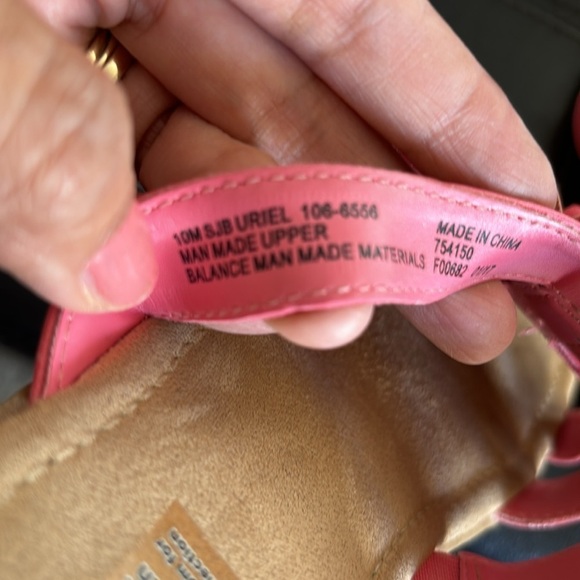 Coral Pink slip on sandals Size 10 - Picture 3 of 7